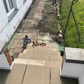 Suche Gärtner für Gartengestaltung/ rollrasen