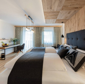 Wir statten Einrichtungen mit Hotelmöbeln